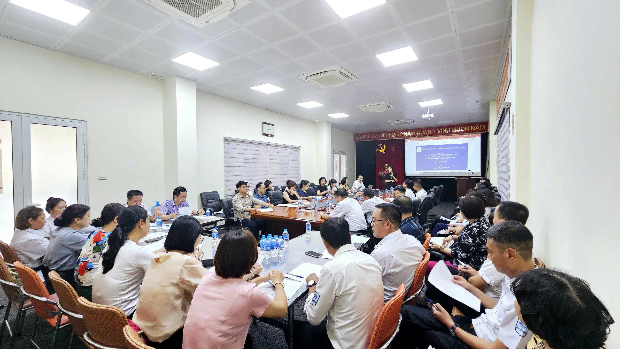 CHUYỂN GIAO DỰ ÁN TƯ VẤN XÂY DỰNG HỆ THỐNG TIÊU CHUẨN CHỨC DANH VÀ ĐỊNH BIÊN NHÂN SỰ CHO HNB